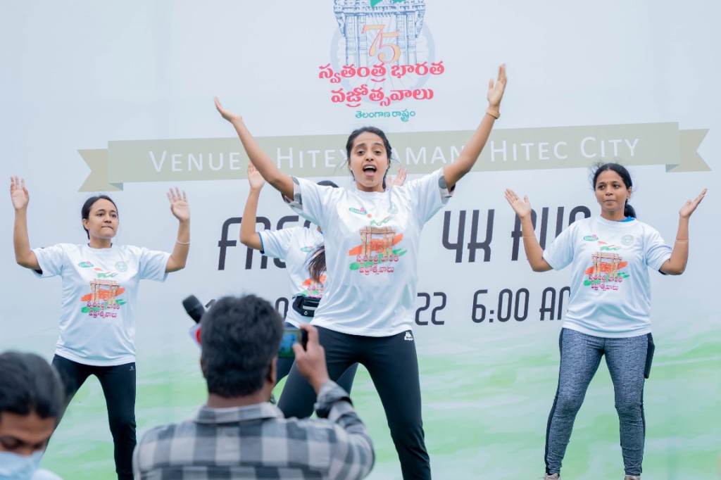 Swetha dancing on stage